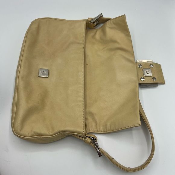 Fendi Leather Baguette - Picture 9 of 9